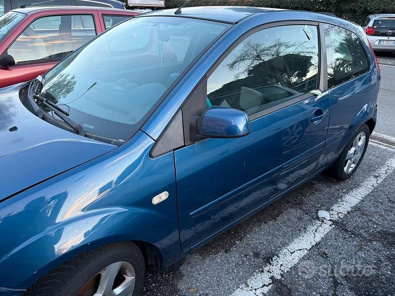 Usata Ford Fiesta 2007 Blu Utilitaria