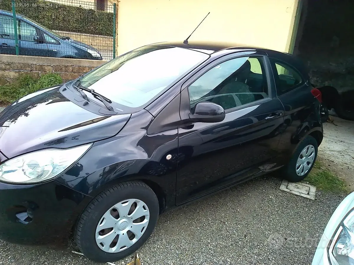 Usata Ford Ka 69 CV (50 kW) 2016 Nero Berlina