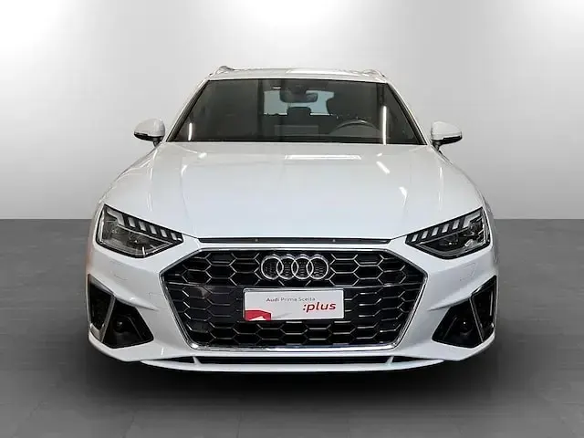 Usata Audi A4 S-Line 163 CV (119 kW) 2022 2y bianco ghiacciaio metallizzato Station wagon