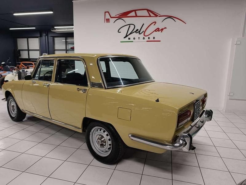 Usata Alfa Romeo 2000 132 CV (97 kW) 1972 Giallo piper Berlina