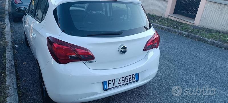 Usata Opel Corsa 90 CV (66 kW) 2018 Bianco Berlina