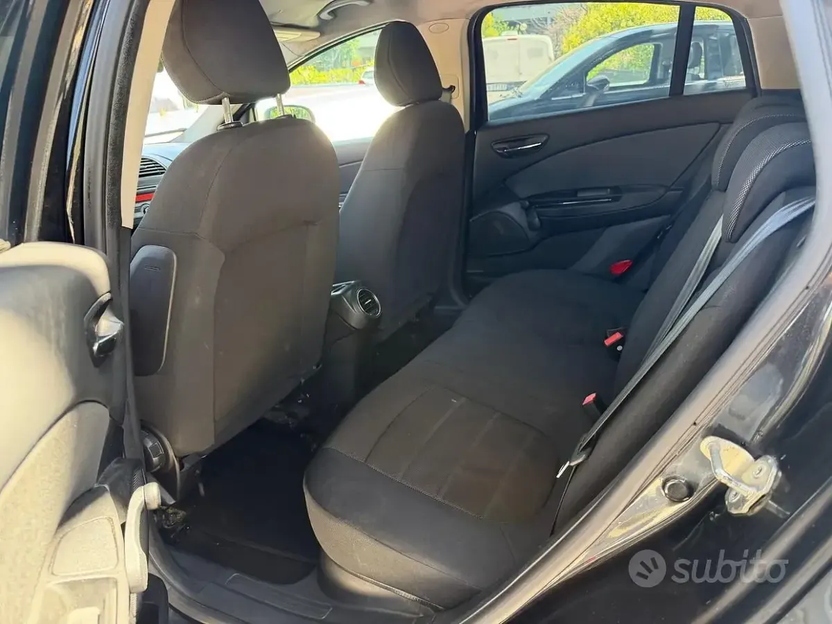 Usata Fiat Bravo Dynamic 120 CV (88 kW) 2011 Nero Utilitaria