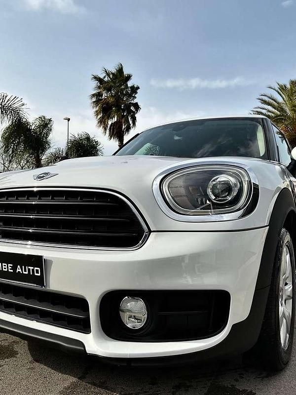 Usata Mini One D Countryman Business 116 CV (85 kW) 2018 Bianco SUV