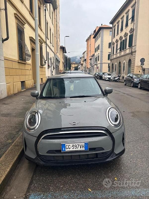 Usata Mini ONE 75 CV (55 kW) 2022 Grigio Utilitaria
