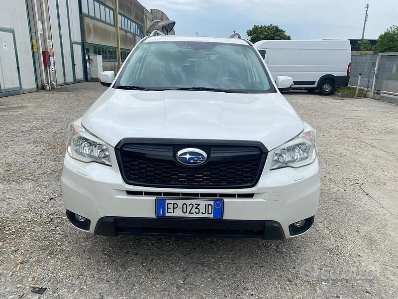Usata Subaru Forester 147 CV (108 kW) 2013 Bianco SUV