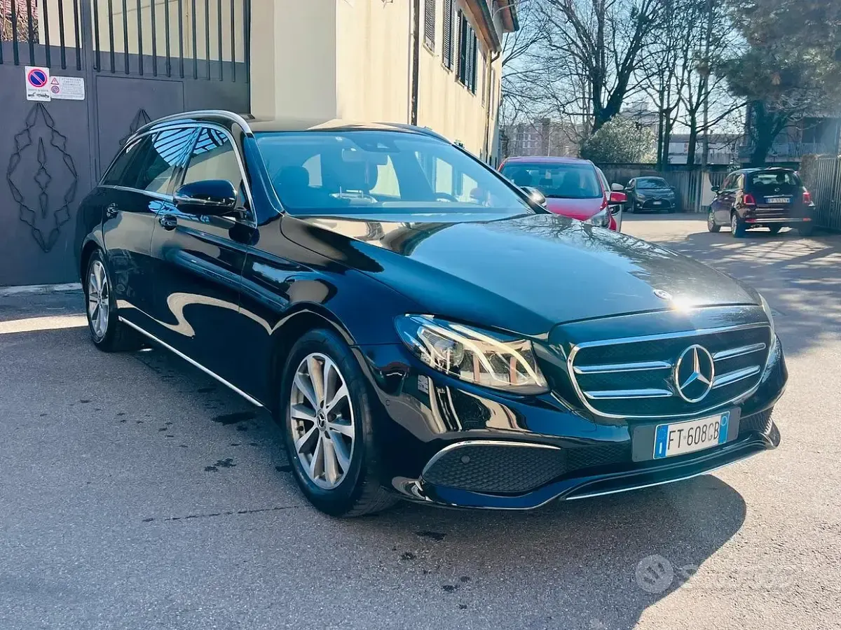 Usata Mercedes E200 Premium 150 CV (110 kW) 2018 Nero Station wagon