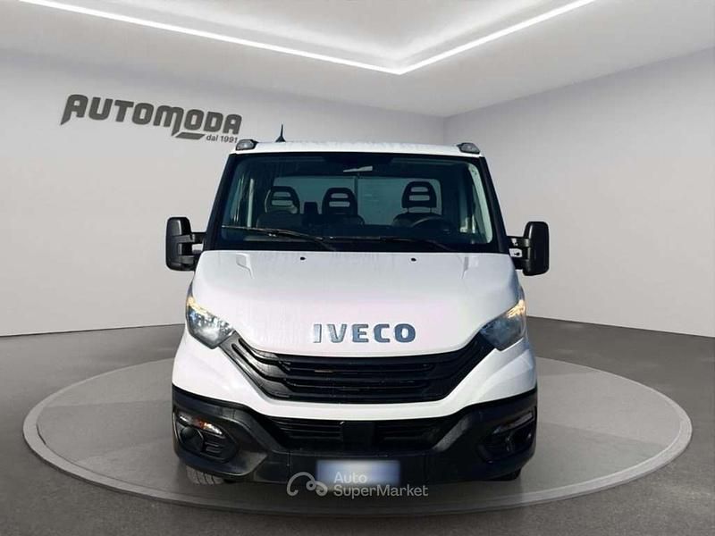 Usata Iveco Daily 136 CV (100 kW) 2022 Bianco Cabrio