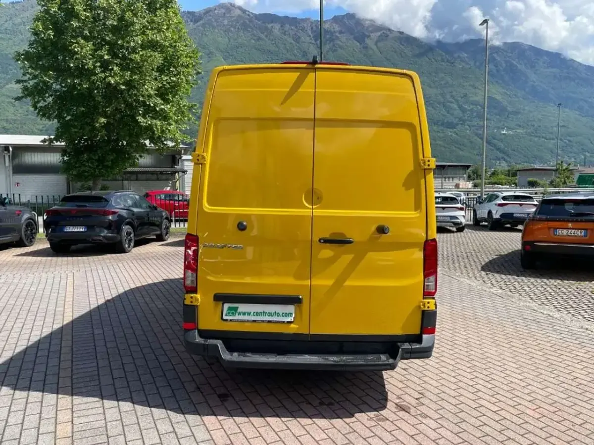 Usata VW Crafter 140 CV (102 kW) 2021 Giallo Furgone