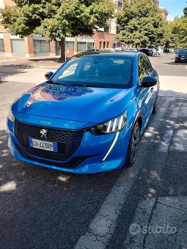 Usata Peugeot 208 GT-line 100 kW (136 CV) 2020 Blu Utilitaria