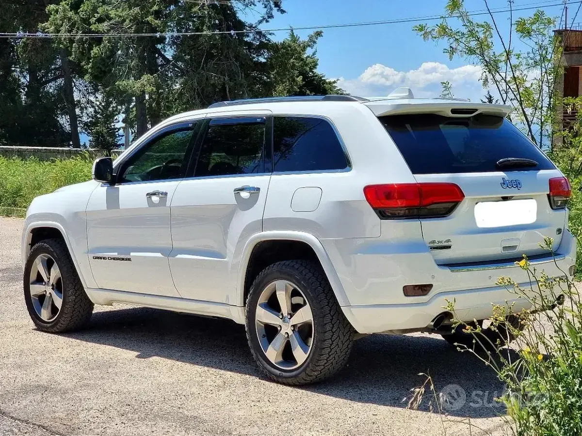 Usata Jeep Grand Cherokee Overland 250 CV (183 kW) 2014 Bianco SUV