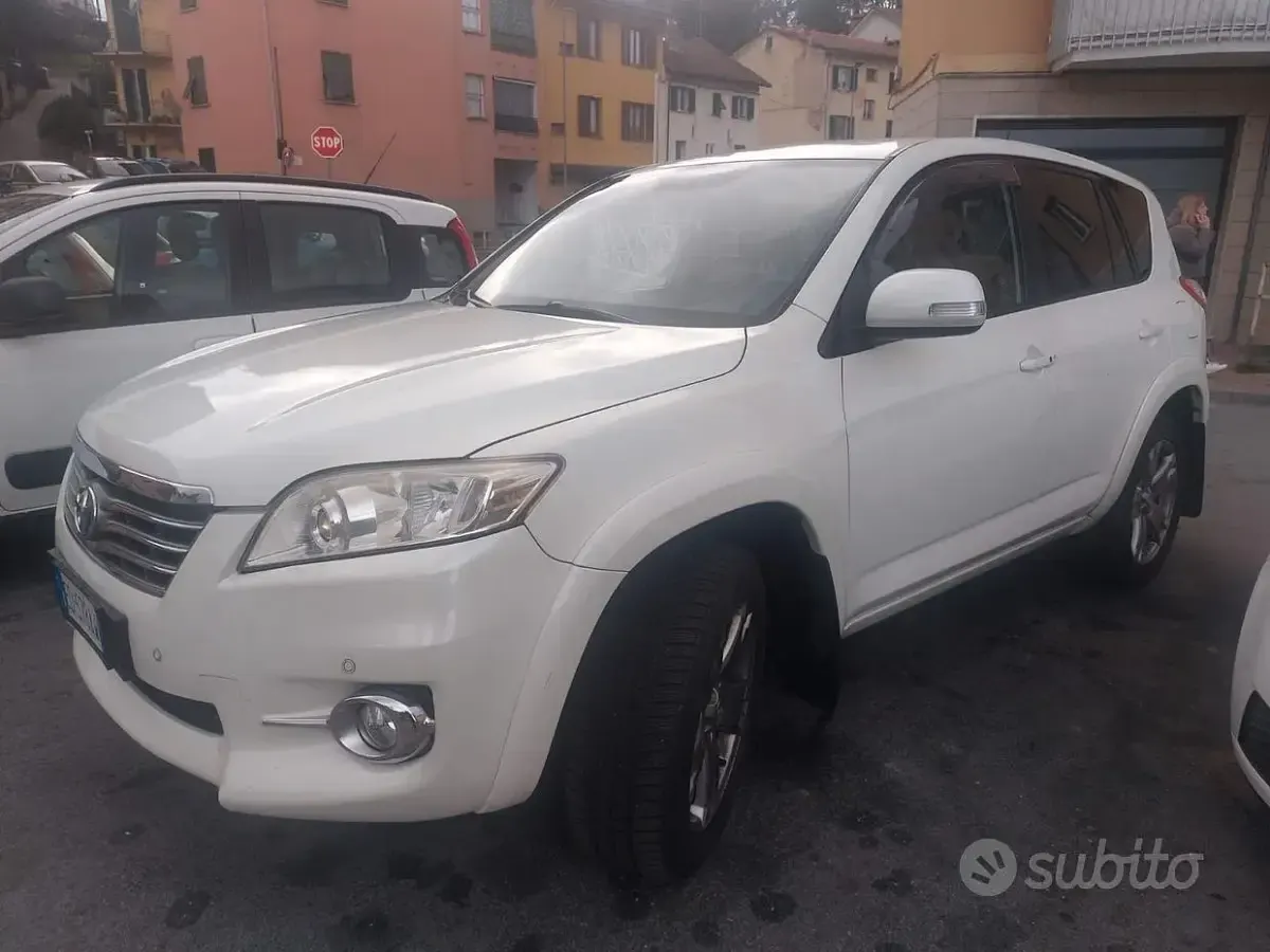 Usata Toyota RAV4 150 CV (110 kW) 2010 Bianco SUV