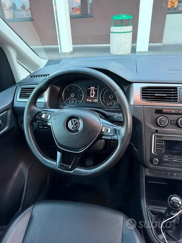 Usata VW Caddy Maxi 102 CV (75 kW) 2019 Bianco Monovolume