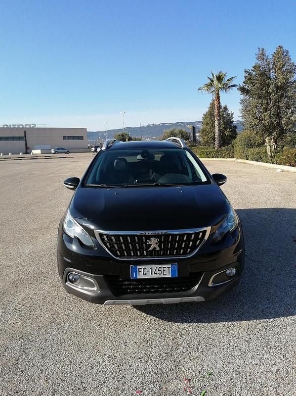 Usata Peugeot 2008 99 CV (72 kW) 2016 Nero SUV