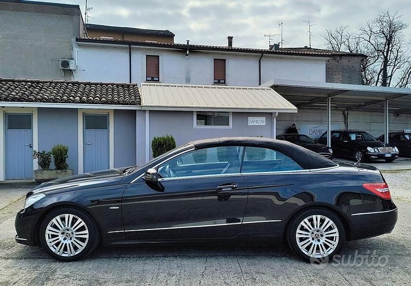 Usata Mercedes E350 231 CV (169 kW) 2010 Nero Cabrio