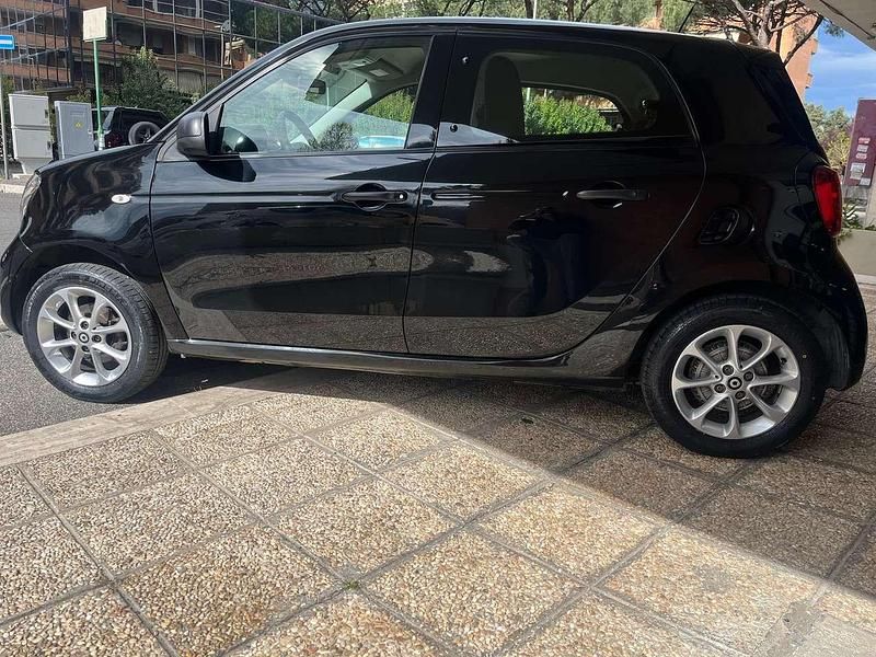 Usata Smart ForFour 71 CV (52 kW) 2019 Nero Utilitaria