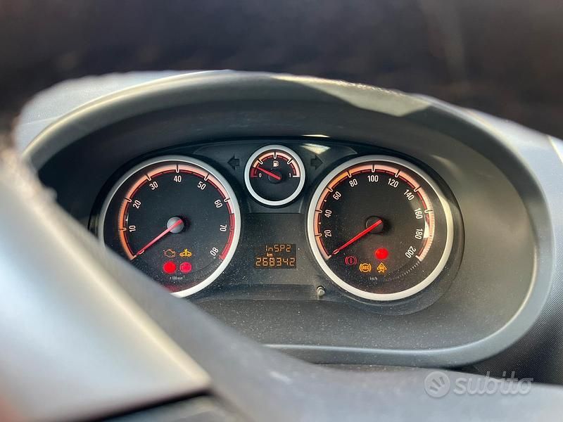 Usata Opel Corsa 2007 Grigio Utilitaria