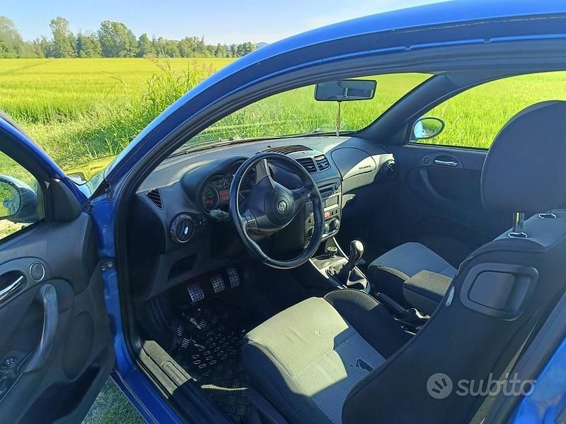 Usata Alfa Romeo 147 105 CV (77 kW) 2007 Blu Utilitaria