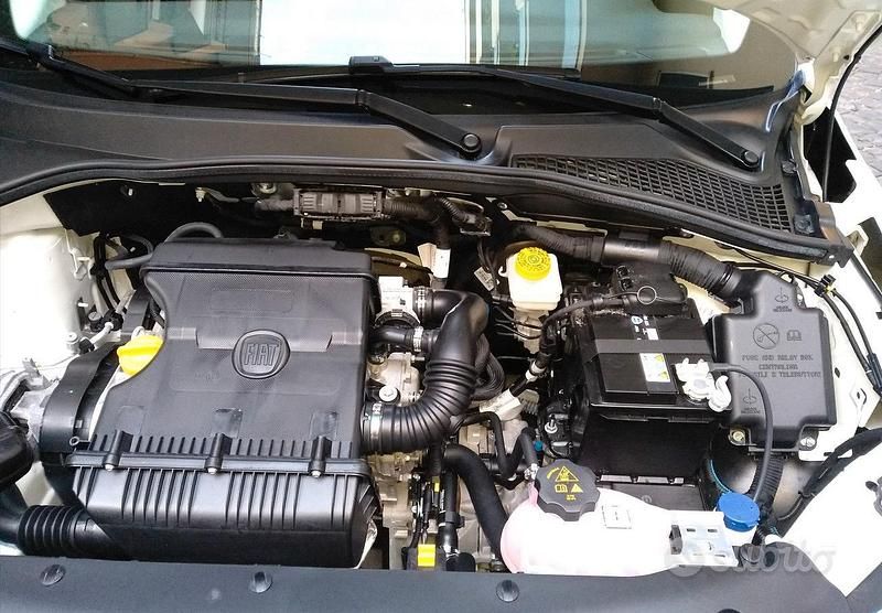 Usata Fiat Tipo Easy 95 CV (69 kW) 2017 Bianco Station wagon