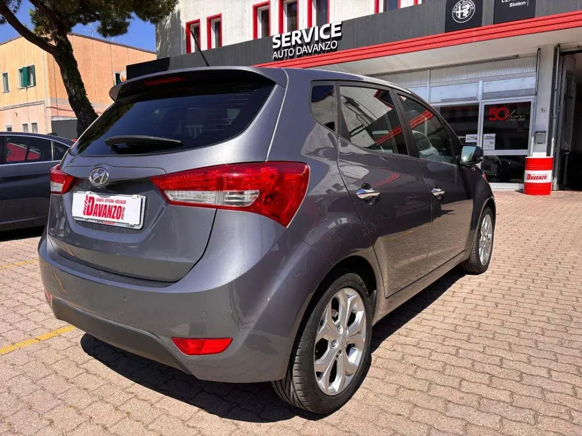 Usata Hyundai ix20 Style 128 CV (94 kW) 2012 Grigio Utilitaria