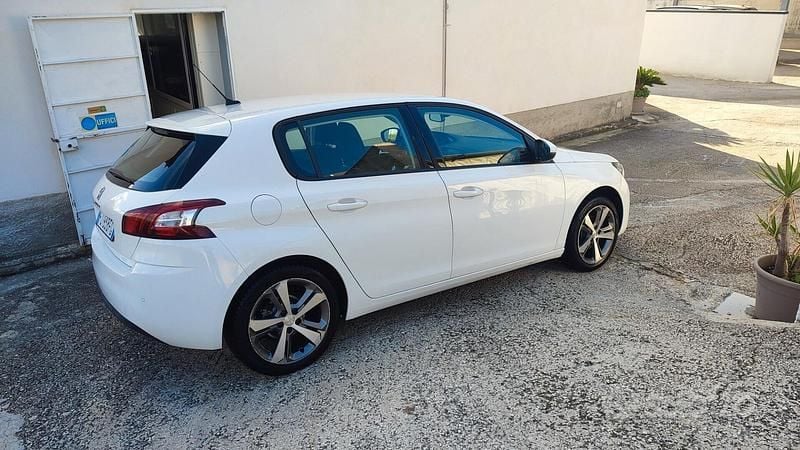 Usata Peugeot 308 Business-Line 99 CV (72 kW) 2017 Bianco Berlina