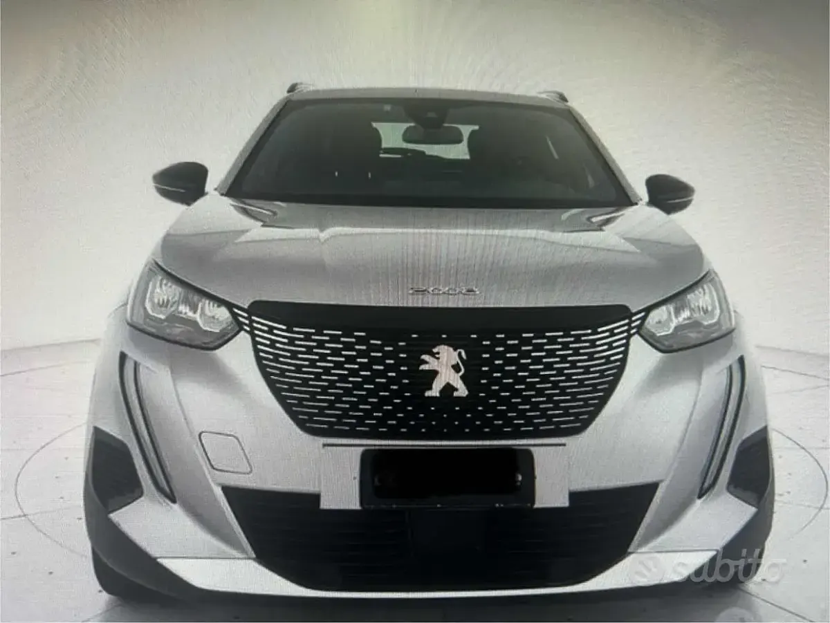 Usata Peugeot 2008 Allure 131 CV (96 kW) 2024 Grigio SUV
