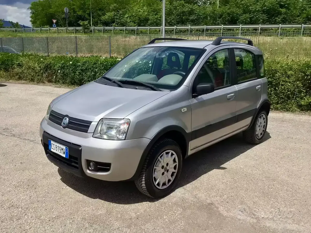 Usata Fiat Panda 4x4 Climbing 60 CV (44 kW) 2005 Utilitaria