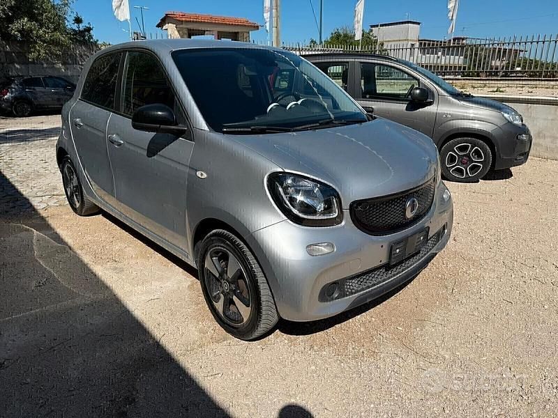 Usata Smart ForFour Passion 71 CV (52 kW) 2018 Grigio Utilitaria