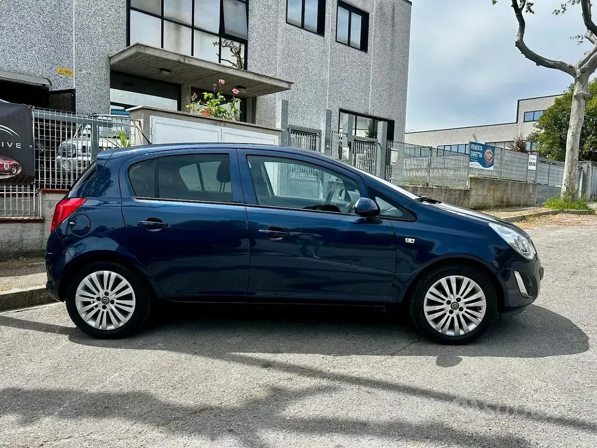 Usata Opel Corsa 86 CV (63 kW) 2012 Bianco Utilitaria