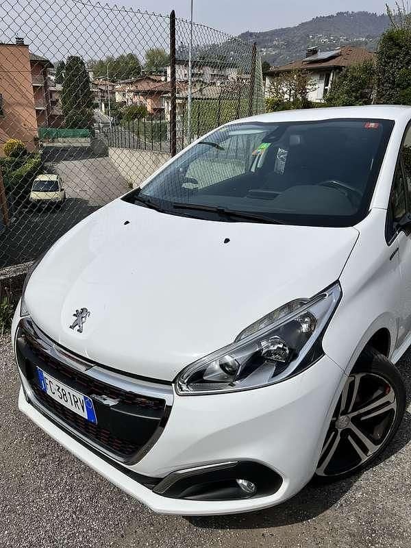 Usata Peugeot 208 GT-line 99 CV (72 kW) 2016 Utilitaria