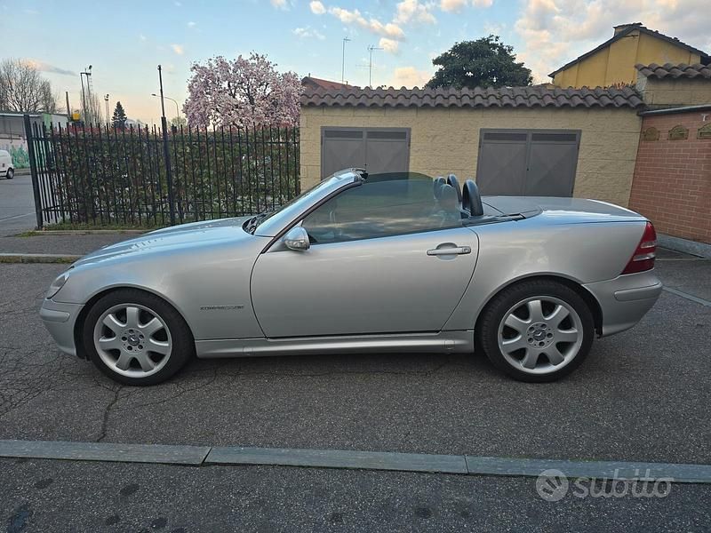 Usata Mercedes SLK200 163 CV (119 kW) 2000 Grigio Cabrio
