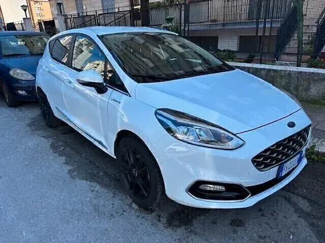 Second-hand Ford Fiesta Vignale 100 CP (73 kW) 2018 Alb Berlinǎ
