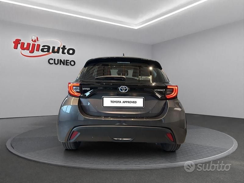 Usata Toyota Yaris Hybrid Trend 116 CV (85 kW) 2022 Dark grey met Utilitaria