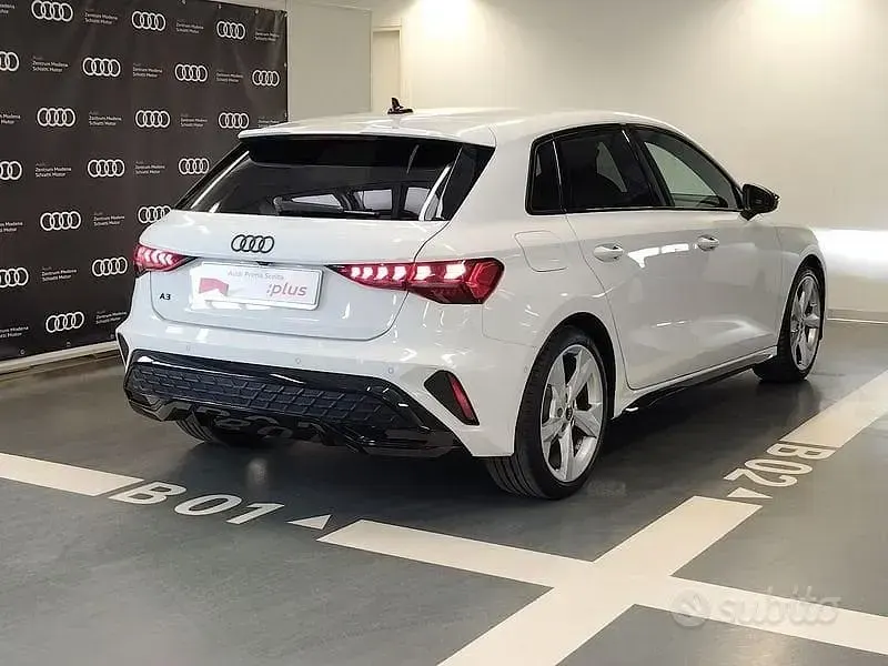 Usado Audi A3 S-Line 150 CV (110 kW) 2025 Blanco Berlina