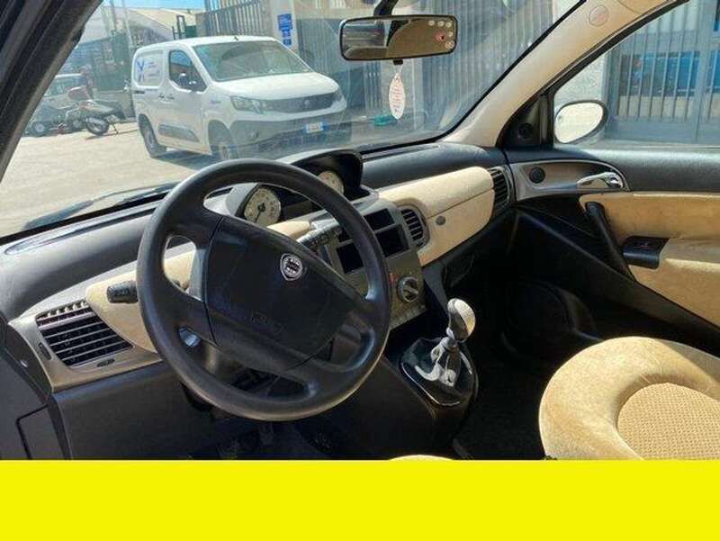 Usata Lancia Ypsilon 60 CV (44 kW) 2004 Nero Utilitaria