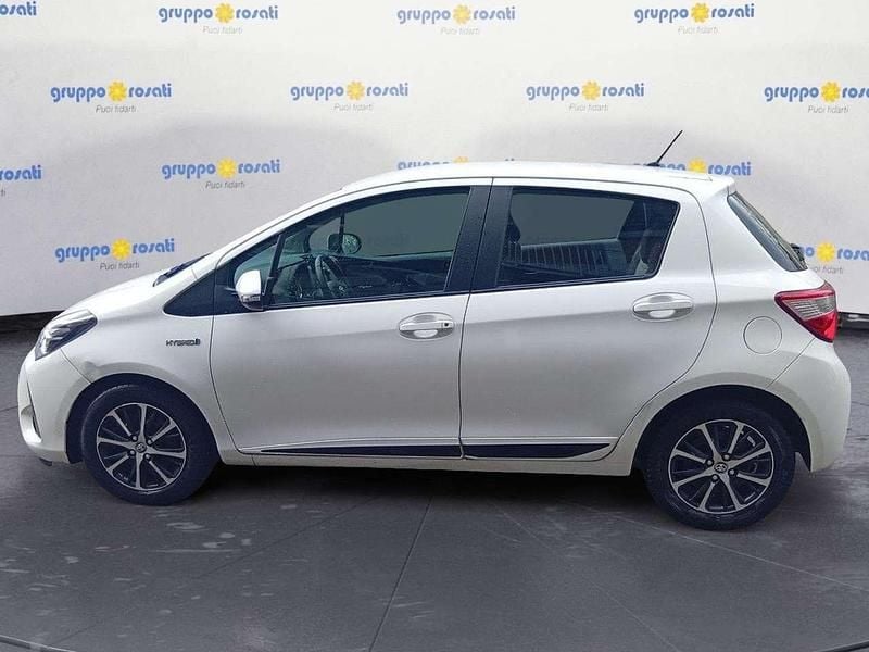 Usata Toyota Yaris Hybrid Active 101 CV (74 kW) 2018 Bianco Utilitaria
