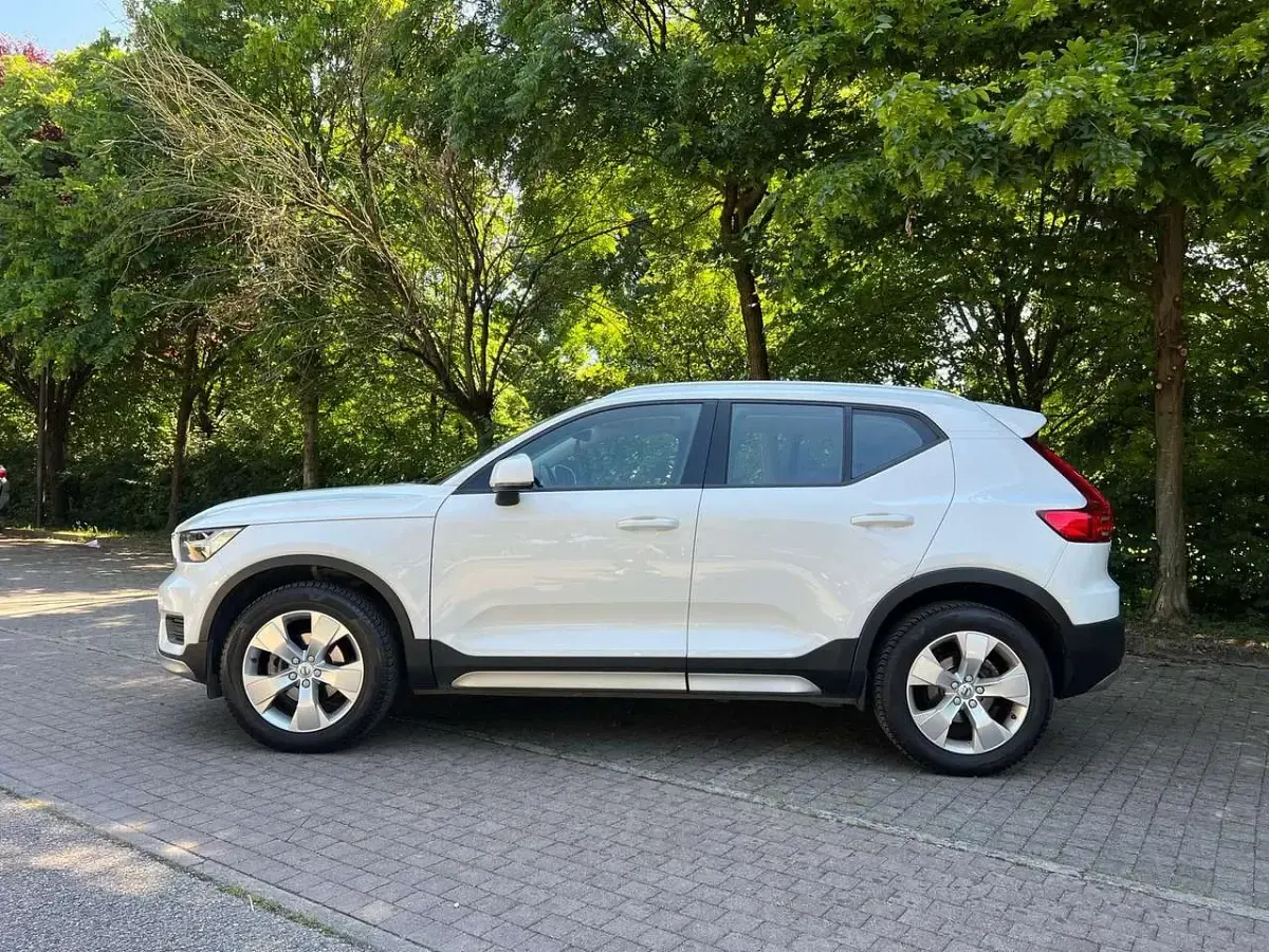 Usata Volvo XC40 Business Edition 150 CV (110 kW) 2019 Bianco SUV