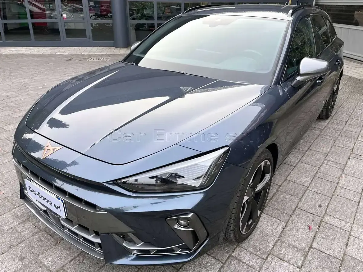 Usata Cupra Leon 150 CV (110 kW) 2025 Grigio magnetico Station wagon