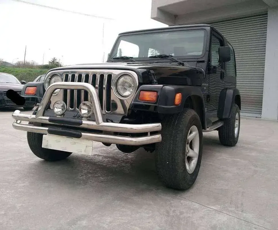 Usata Jeep Wrangler Sport 177 CV (130 kW) 1998 Nero SUV