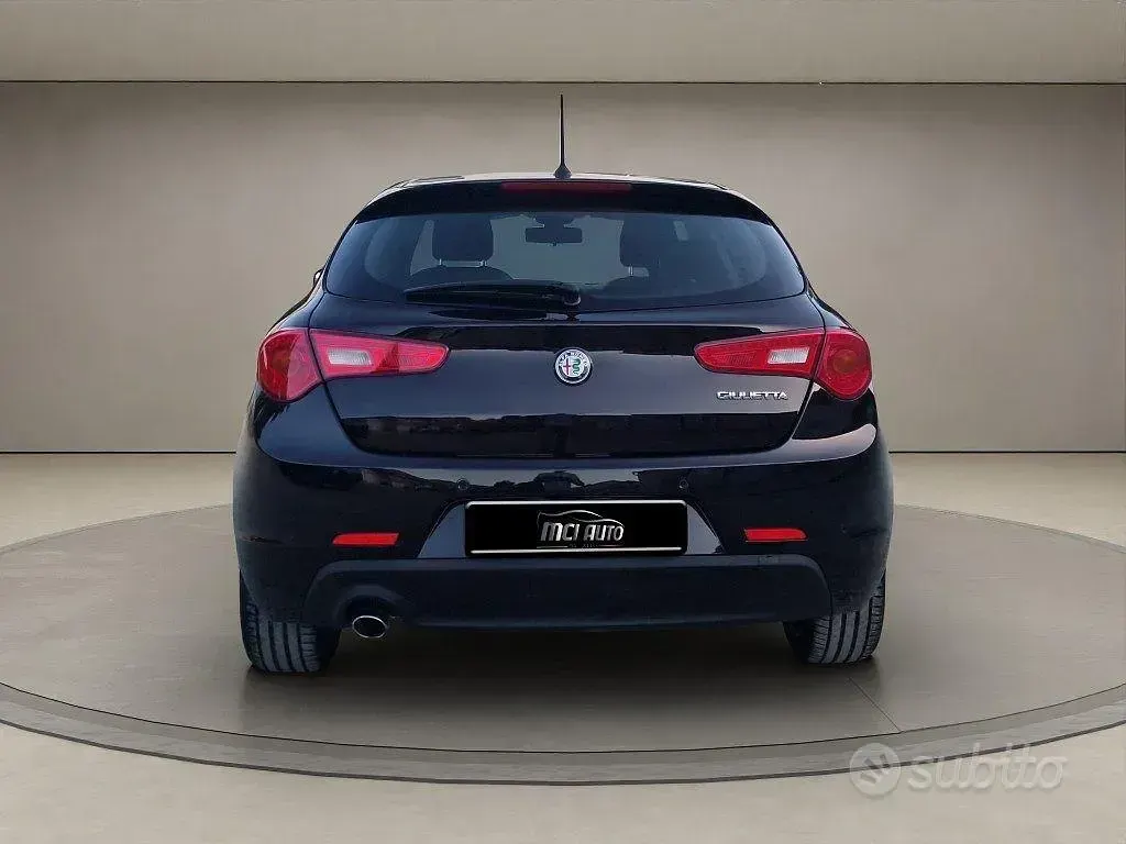 Usata Alfa Romeo Giulietta Super 120 CV (88 kW) 2017 Nero Utilitaria