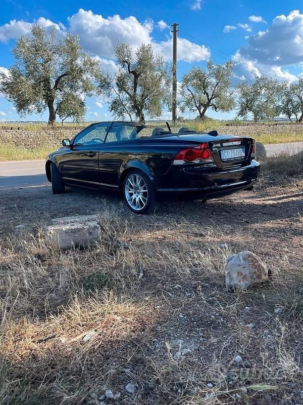 Usata Volvo C70 Summum 220 CV (161 kW) 2007 Nero Cabrio