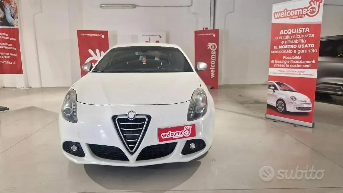 Usata Alfa Romeo Giulietta Exclusive 140 CV (102 kW) 2011 Bianco Utilitaria