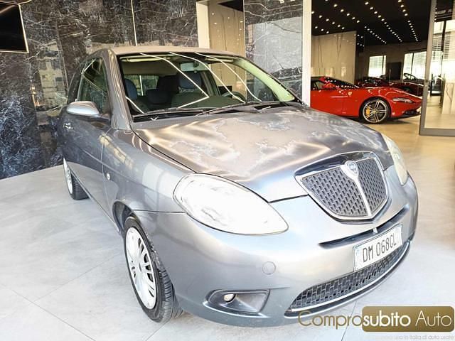 Usata Lancia Ypsilon 75 CV (55 kW) 2008 Grigio Utilitaria