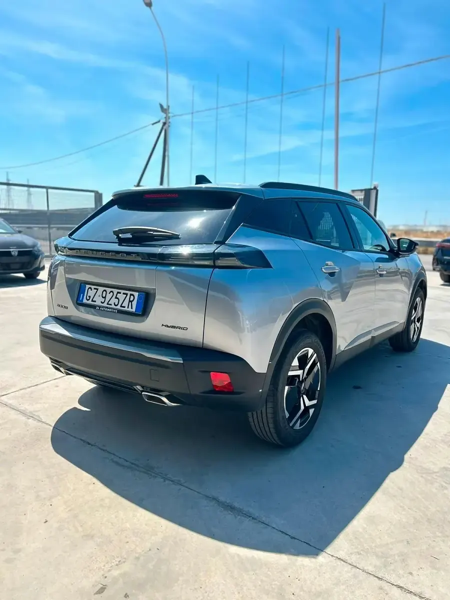 Usata Peugeot 2008 Allure 135 CV (99 kW) 2025 Grigio SUV
