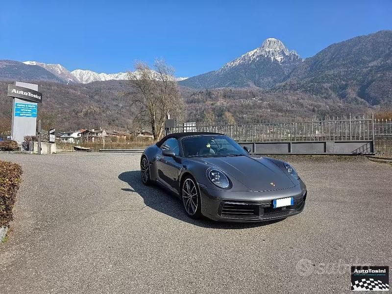 Usata Porsche 911 Carrera 4S 450 CV (330 kW) 2020 Grigio Cabrio