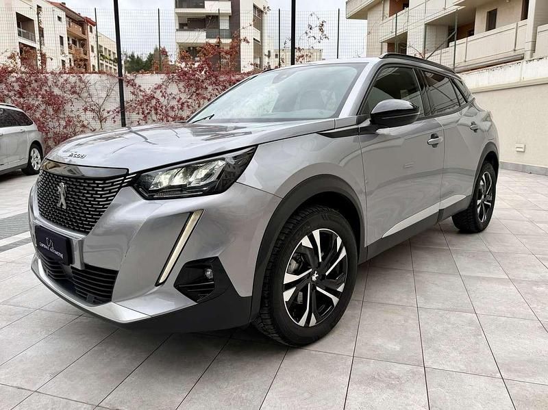 Usata Peugeot 2008 Allure 131 CV (96 kW) 2022 Grigio SUV