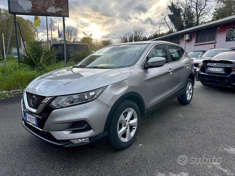 Usata Nissan Qashqai N-Connecta 130 CV (95 kW) 2019 Grigio SUV