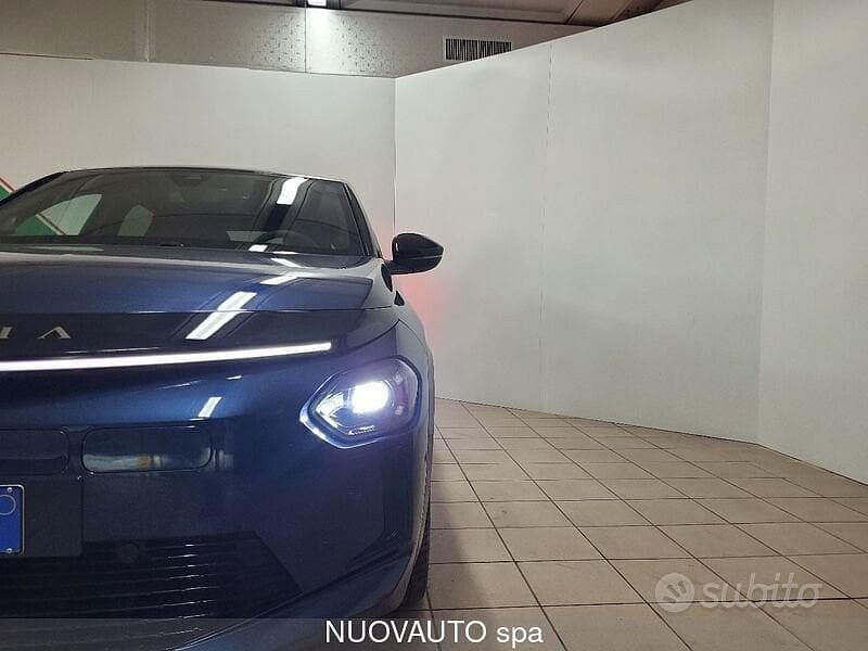 Usata Lancia Ypsilon 61 kW (84 CV) 2024 Blu Utilitaria