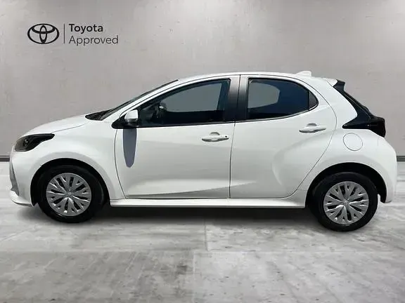 Usata Toyota Yaris Active 72 CV (52 kW) 2022 Bianco Utilitaria