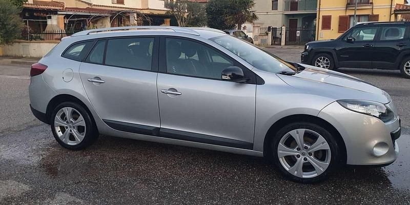 Begagnad Renault Mégane III 110 HK (80 kW) 2011 Silver Kombi
