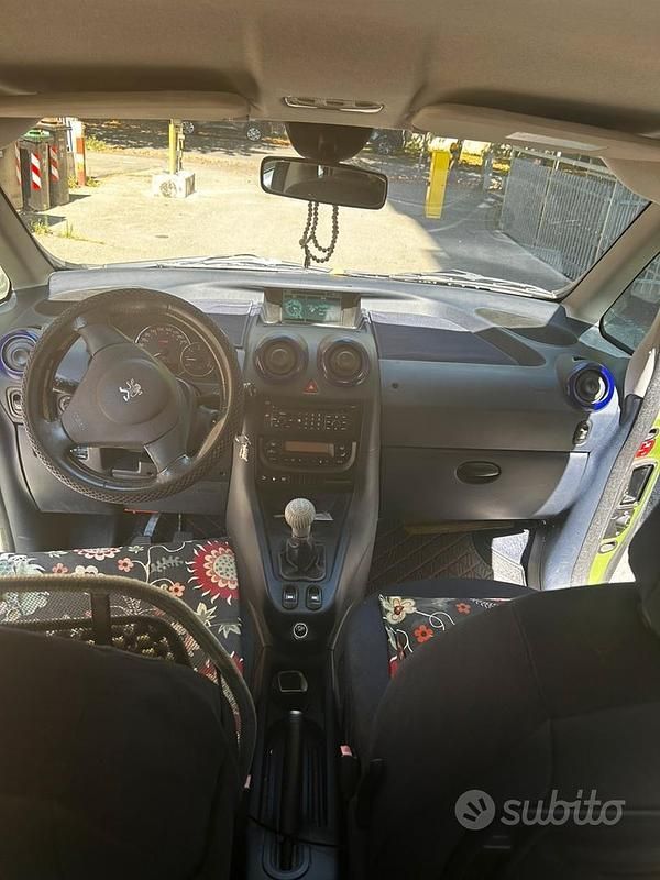 Usata Peugeot 1007 68 CV (50 kW) 2006 Verde Monovolume